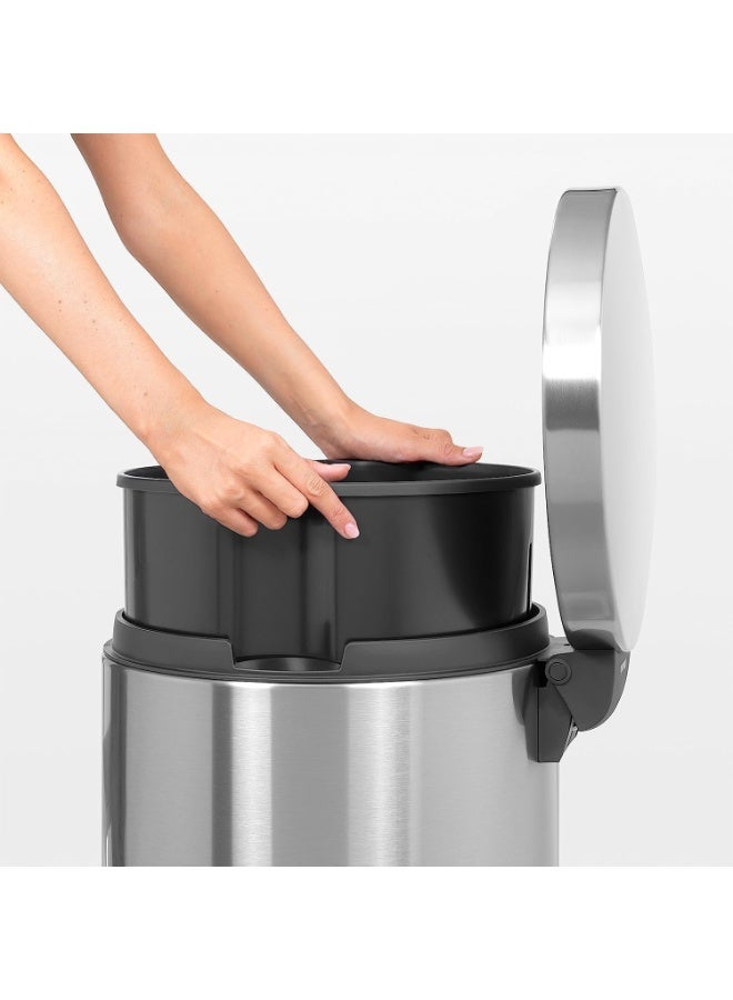 بريمانوفا سلة مهملات(40 لتر) بريمانوفا التركية من الستانلس ستيل، مزودة بدواسة قدم وغطاء يُغلق ببطء، مع دلو داخلي قابل للإزالة لسهولة التنظيف، اسود، - Image 3